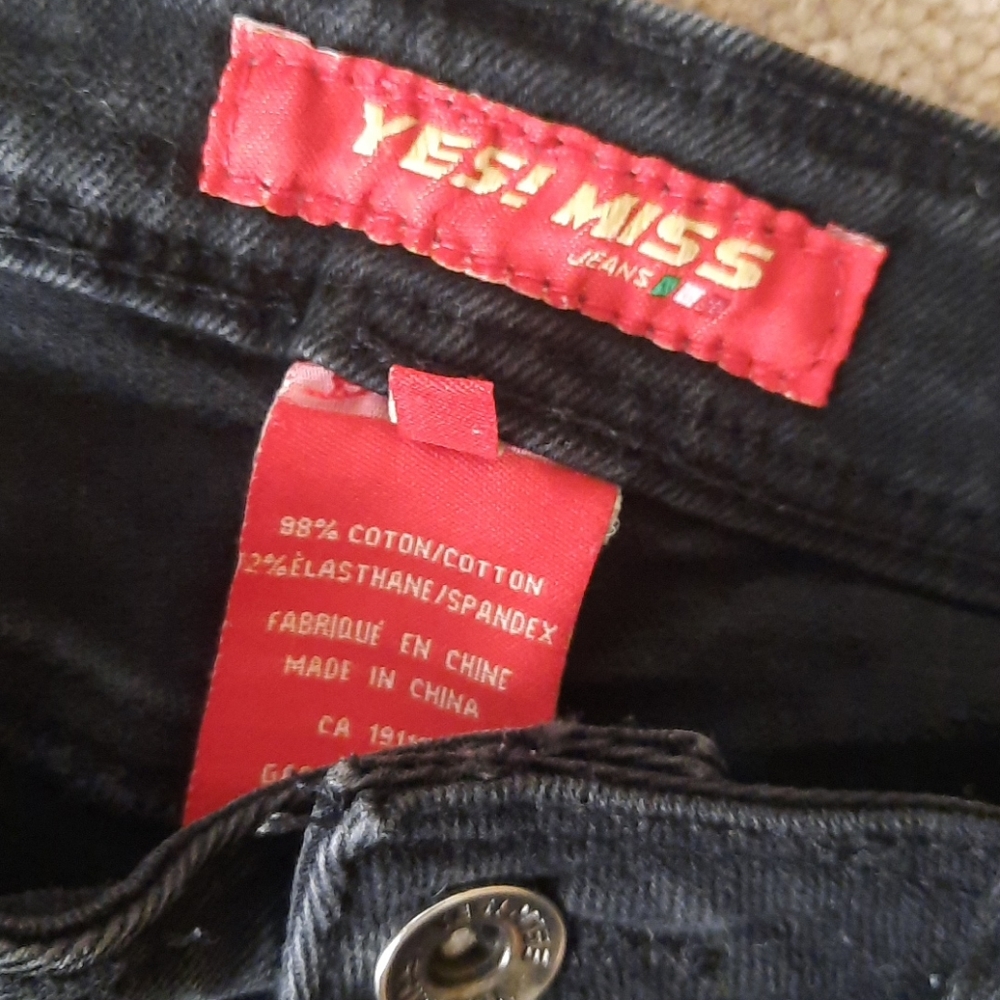 Blackβ jeans